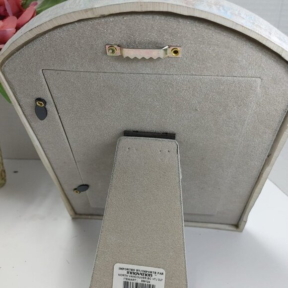 Easter Spring Bunny and Flowers 3D Resin Picture Frame 4x6 " - Picture 8 of 12